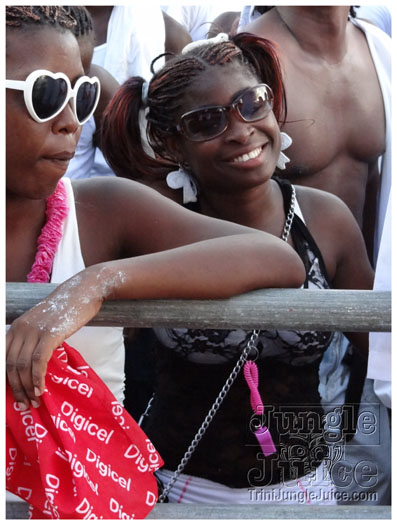 midnight_in_the_moonlight_2011-203