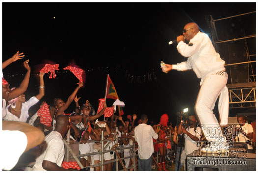 midnight_in_the_moonlight_2011-217