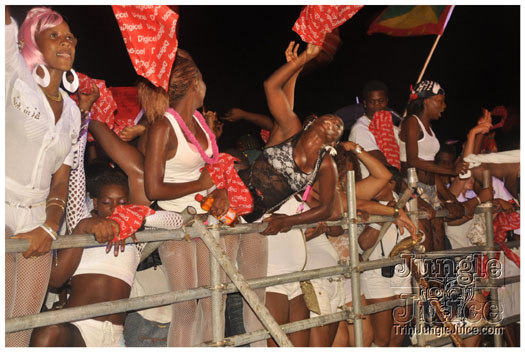 midnight_in_the_moonlight_2011-218