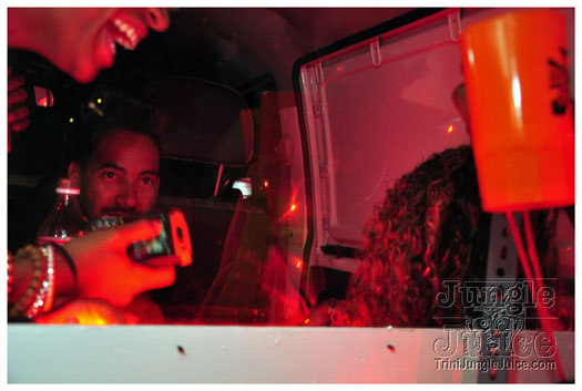 grenada_mon_night_mas_2011-007