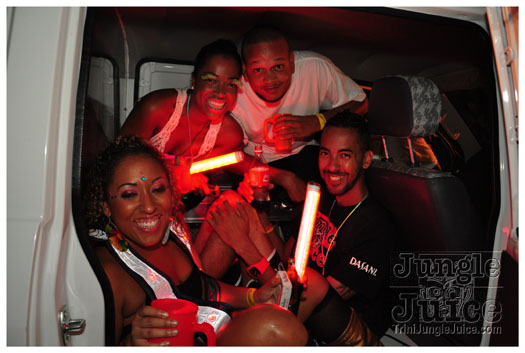 grenada_mon_night_mas_2011-011