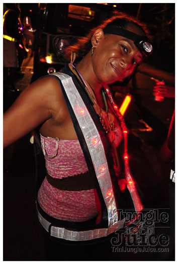 grenada_mon_night_mas_2011-016