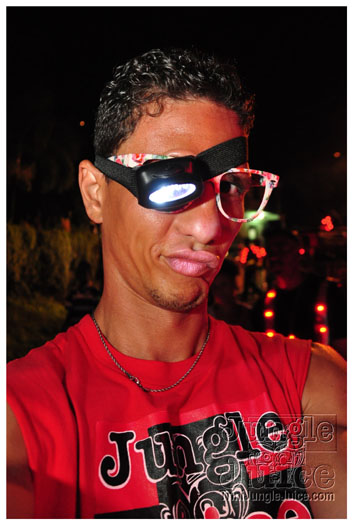 grenada_mon_night_mas_2011-018