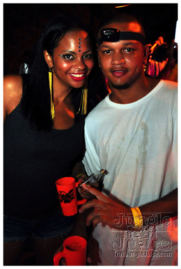 grenada_mon_night_mas_2011-026