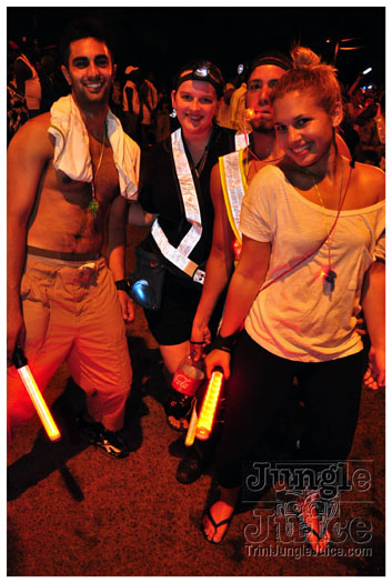 grenada_mon_night_mas_2011-027