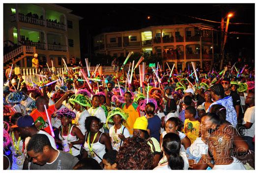 grenada_mon_night_mas_2011-032