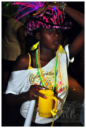 grenada_mon_night_mas_2011-033