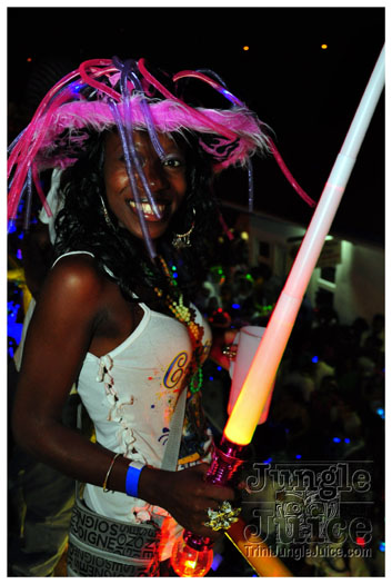 grenada_mon_night_mas_2011-035