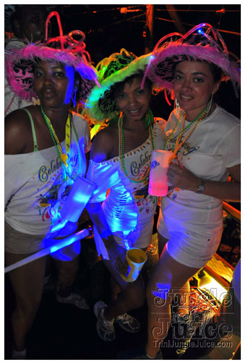 grenada_mon_night_mas_2011-039