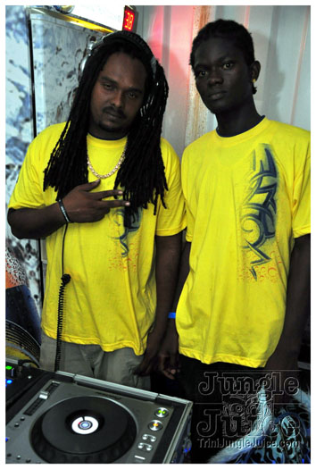 grenada_mon_night_mas_2011-042