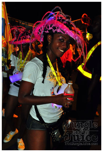 grenada_mon_night_mas_2011-043