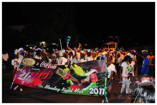 grenada_mon_night_mas_2011-046