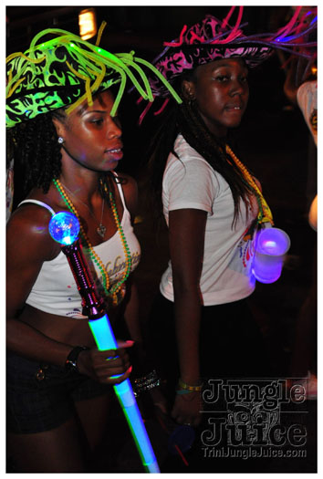 grenada_mon_night_mas_2011-051