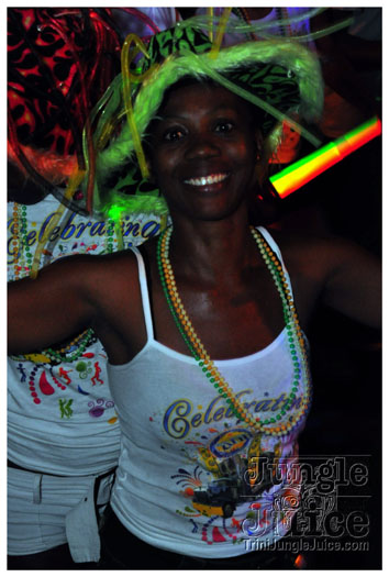 grenada_mon_night_mas_2011-057