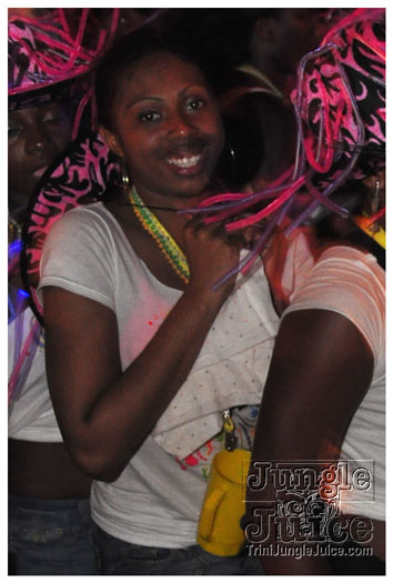 grenada_mon_night_mas_2011-060