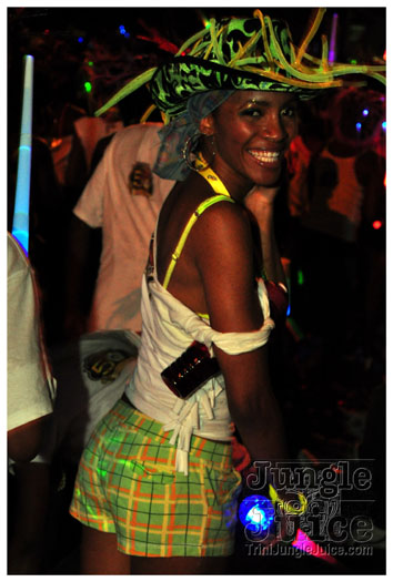 grenada_mon_night_mas_2011-061