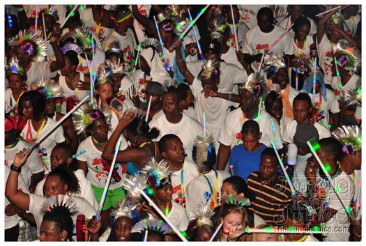 grenada_mon_night_mas_2011-070