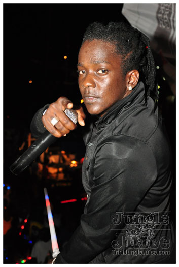 grenada_mon_night_mas_2011-075