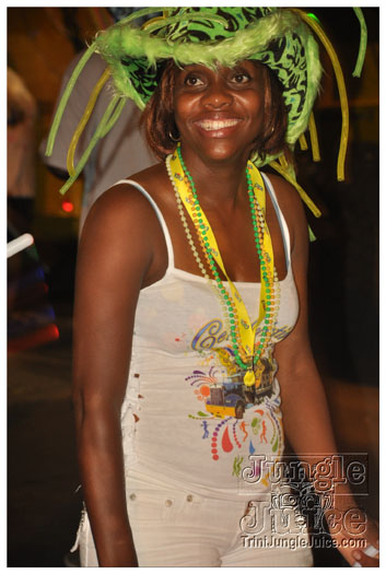 grenada_mon_night_mas_2011-088