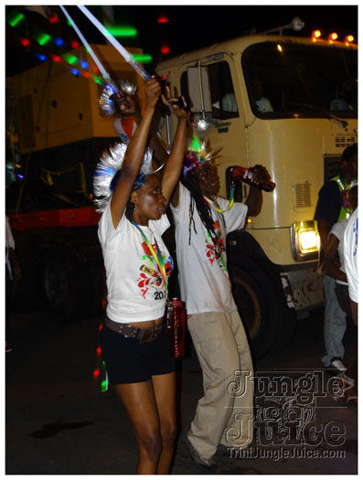grenada_mon_night_mas_2011-097