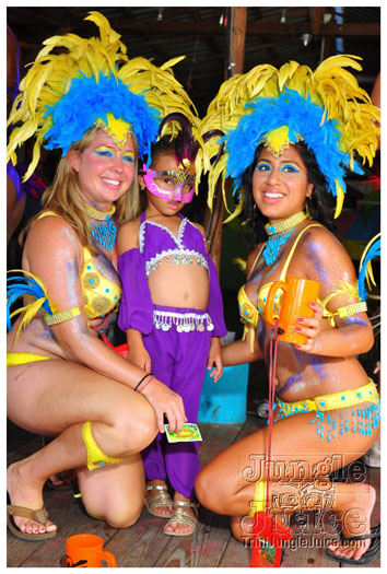 grenada_carnival_tues_2011_pt1-020