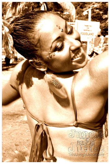 grenada_carnival_tues_2011_pt1-048