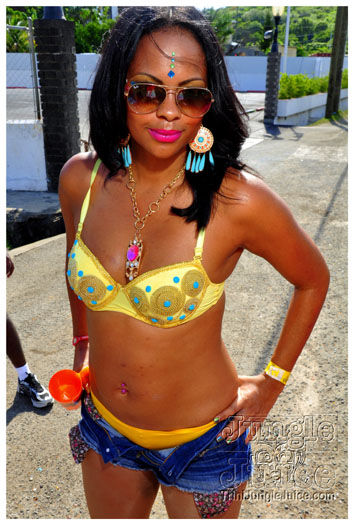 grenada_carnival_tues_2011_pt1-051