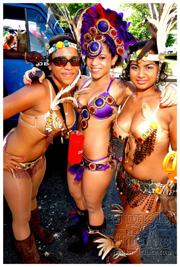 grenada_carnival_tues_2011_pt1-105