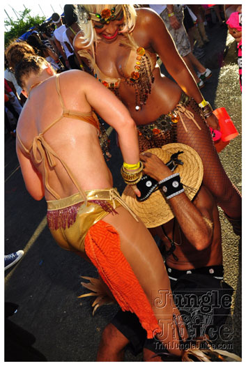 grenada_carnival_tues_2011_pt2-013