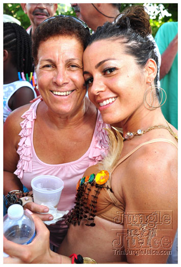 grenada_carnival_tues_2011_pt2-050