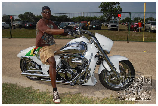 houston_parade_jul3_2011_pt1-007