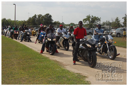 houston_parade_jul3_2011_pt1-008