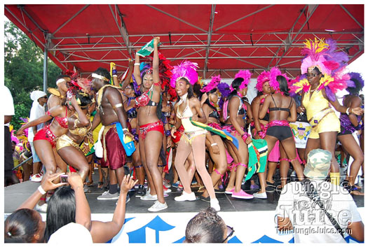 houston_parade_jul3_2011_pt2-020