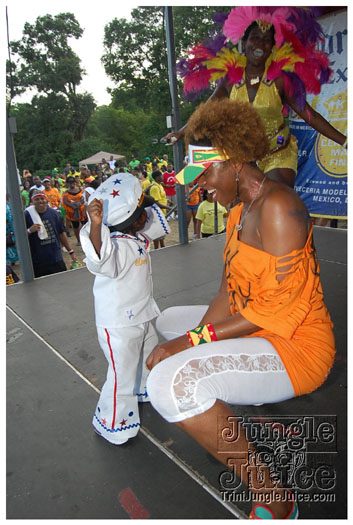 houston_parade_jul3_2011_pt2-027