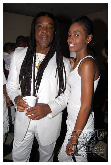 ultra_glo_houston_jun30-060