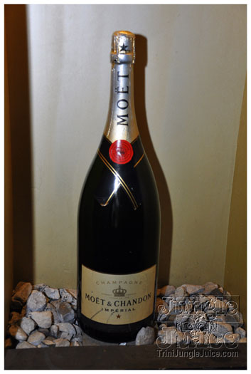 bacchanal_ja_extras_2011-003