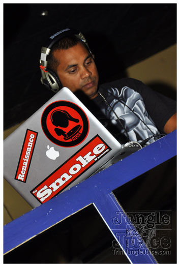 bacchanal_ja_extras_2011-007