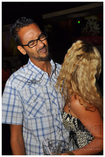 bacchanal_ja_extras_2011-014