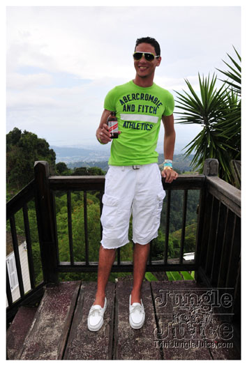 bacchanal_ja_extras_2011-022