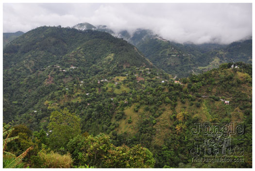 bacchanal_ja_extras_2011-032