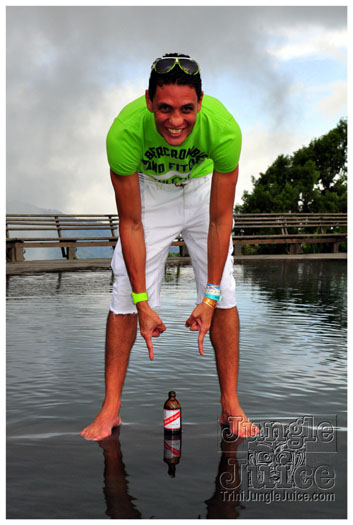 bacchanal_ja_extras_2011-034