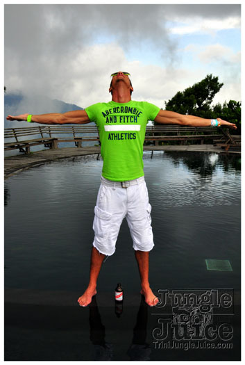 bacchanal_ja_extras_2011-035