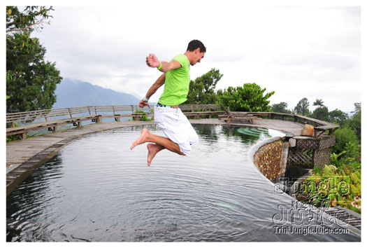 bacchanal_ja_extras_2011-040