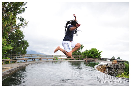 bacchanal_ja_extras_2011-041