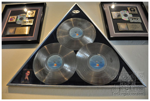 bacchanal_ja_extras_2011-049