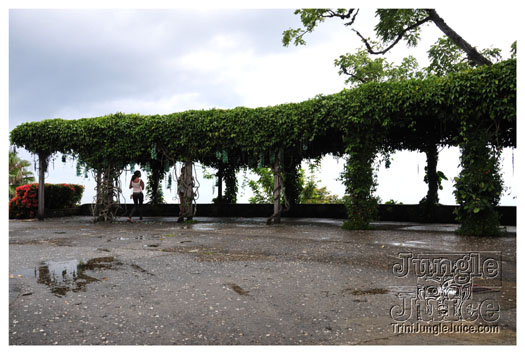 bacchanal_ja_extras_2011-054