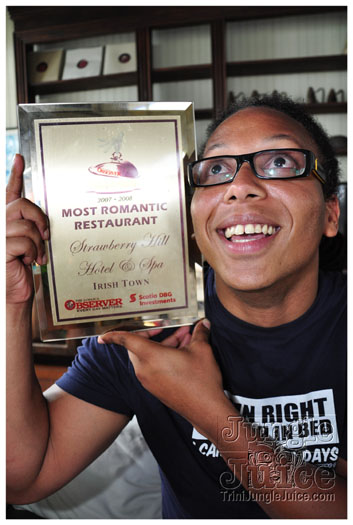 bacchanal_ja_extras_2011-056