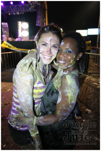 bacchanal_ja_extras_2011-058