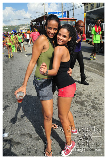 bacchanal_ja_extras_2011-062