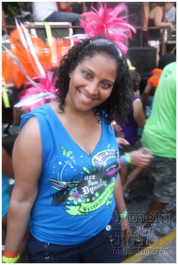 bacchanal_ja_extras_2011-067